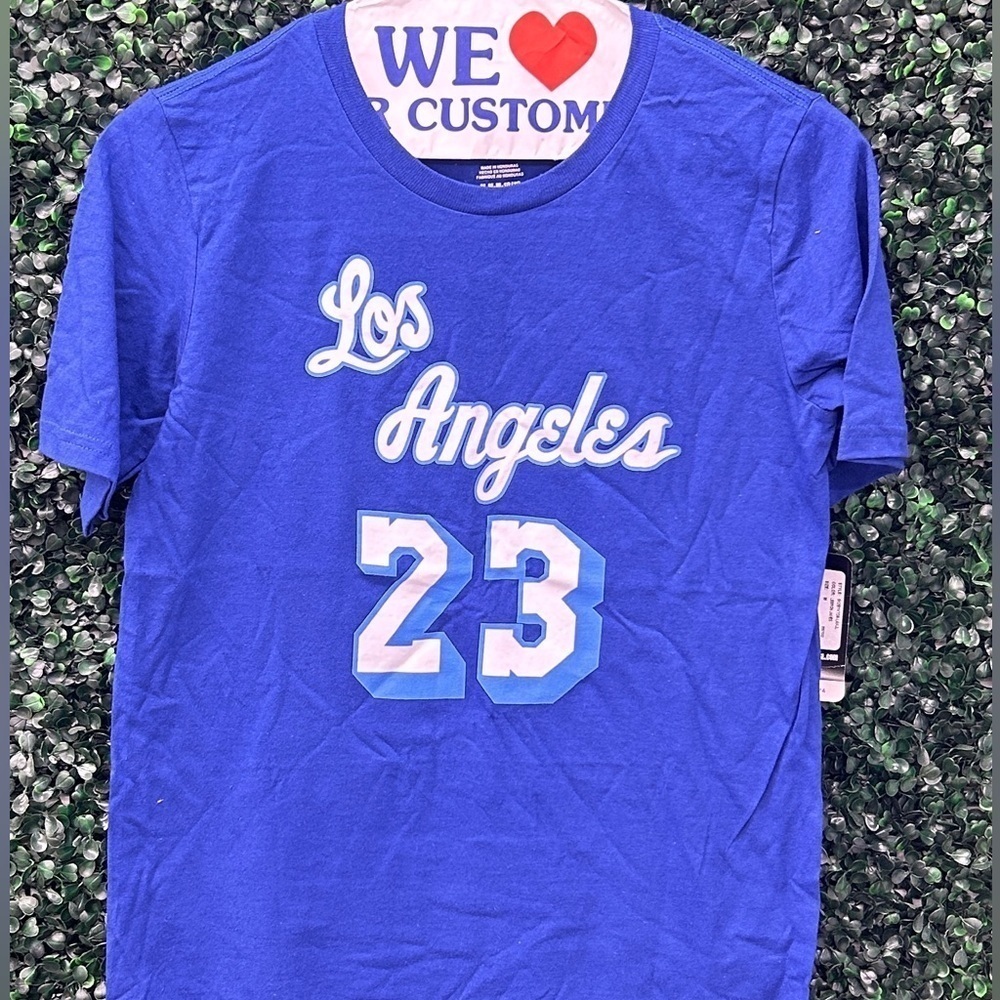 OFFICIAL NBA Youth LeBron James LA Lakers Name & Number Tee - XS 6/7- NWT!